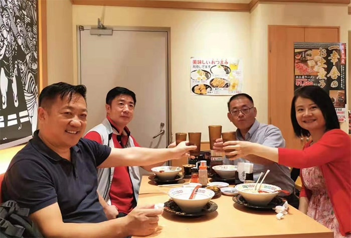 考察日本酱料工场，到九州工场与企业负责人及技术人员探讨产品配方及工艺