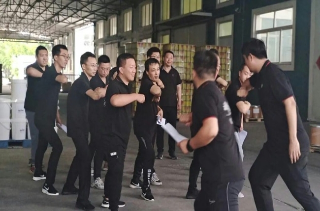 花帝集团军训第三天 | 强大自我，奋力向前